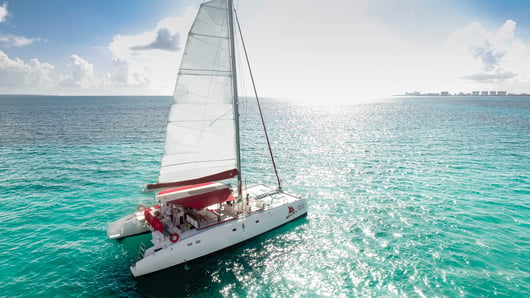 catamaran Caribbean Dreams by cancun Sailing