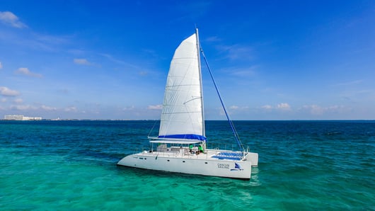 Catamaran Maines by Cancun Sailing