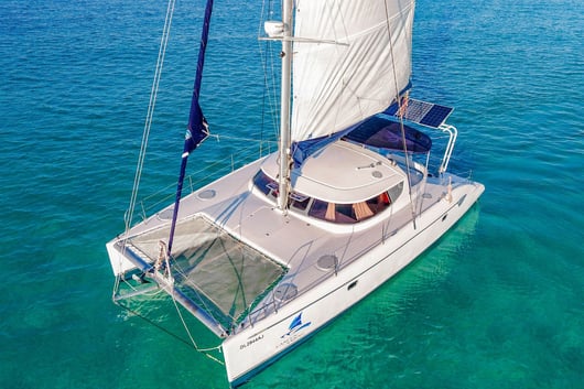 catamaran Mango by cancun Sailing