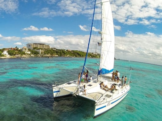 Catamaran Max by Cancun Sailing