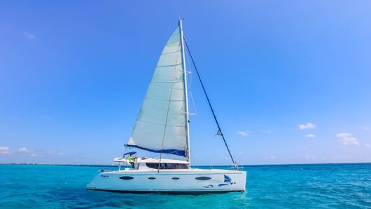 Catamaran Megaira by Cancun Sailing